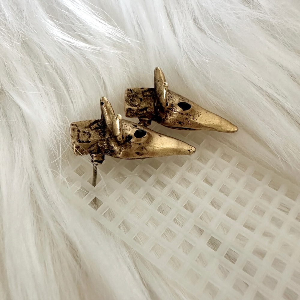 Vintage Stylized Giraffe Head Bronze Pierced Earrings